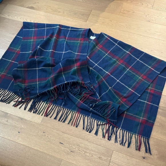 Pendleton 100% Wool Vintage Wrap Shawl Poncho - Blue Plaid - Like New - One Size - Picture 14 of 15
